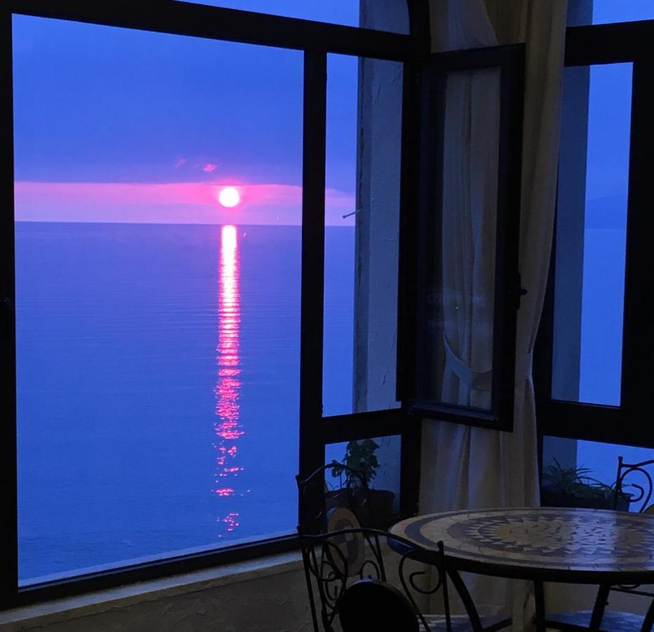 Hotel ปาลีนูโร ภายนอก รูปภาพ